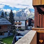 Les Deux Alpes+parking Couvert Apartment *
